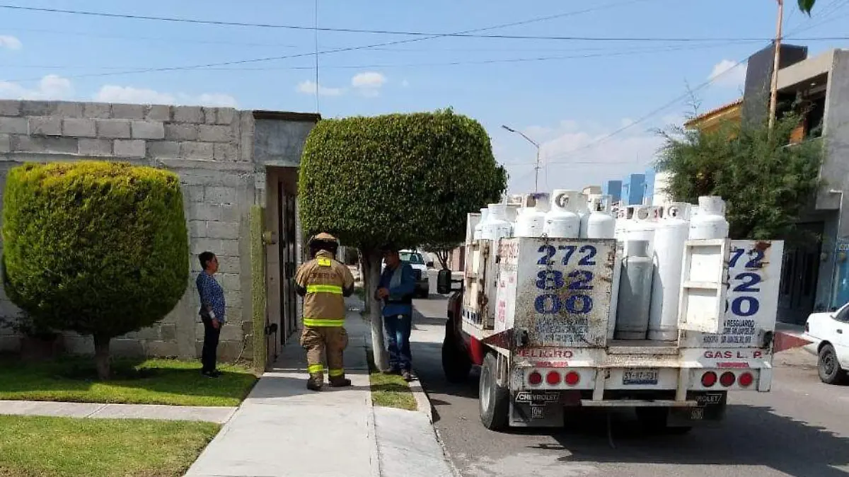 22 ABR BOMBEROS ACUDIERON